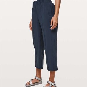 Lululemon Wanderer Crop True Navy